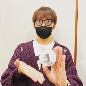 Yu Takahashi Instagram - #高橋優のリアラジ
メールが読まれた方へお送りしている缶バッジがリニューアルしました⛄️
番組へのメールお待ちしてます！

https://audee.jp/program/show/7462

#高橋優
#リアラジ