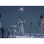 Yuki Kura Instagram - 羊文学　@hitsujibungaku メジャーデビューシングルMV「砂漠のきみへ」に出演させて頂きました。 Cast: Yuki Kura @kura__yuki Director: Yuuka Eda @edmm32 Producer: Mayuko Amanashi @mayukoamanashi Director Of Photography: Yasutomo Kevin Yoshida @yasutomokevinyoshida Gaffer: Yosuke Kurai Set Designer: Naoka Fukushima Artist Hair Make & Stylist: kika @kikamkn Hair & Make-Up: Rumi Terasawa @teraru Stylist: Haruki Okamura @harukiokamura Assistant Director : Yuya Watanabe @you__ya 1st AC: Naoto Yokoo 2nd AC / Dolly grip: Ken Nakano Electric Best Boy: Ibuki Katagiri Makeup Assistant : Ayumi Sugimoto Stylist Assistant: Mayu Kusano Set Design Assistant: Yuko Tamada/Kenichi Momose Driver: Toshihiko Naganuma Production Manager: YOUN YURI/Fati Asanuma Assistant Producer: Rinako Kitahatake Editor: Yuuka Eda Color Grading: Yasutomo Kevin Yoshida Logo Design: Konatsu Yamaguchi Still Photographer: Rinako Kitahatake Flower Coordinator: mood_tokyo @mood_tokyo Art Cooperation: Aquarium shop EARTH Costume Corporation: BELPER/TAN/kenichi./HATRA/ISSEY MIYAKE/HOMME PLISSE ISSEY MIYAKE/siki/20/80