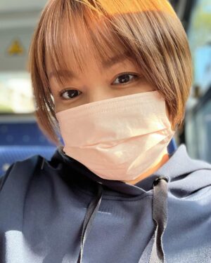 Yuko Nakazawa Instagram - ・・

おはよう御座います。
気持ち良い朝です。
バスに乗ってトレーニングへ。

昨日、新しく買った
台所ツールたちを
ウキウキしながら洗って、
子ども達に説明していたら、
娘に

おかーさん、かわい。

って。なんか大人みたいな言い方した。
だって好きなものを
何がどう好きか、聞いてほしいやん🤣