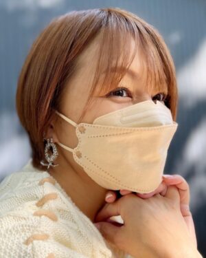 Yuko Nakazawa Instagram - ・・

良いお天気の日曜日。
家族時間。
近所のお祭りへ。

子ども達との過ごし方は
お父さんの方が上手。

娘に写真を撮ってもらいました。
写真を撮るのは
娘の方が上手。

息子は甘え上手。

#11月
#家族時間