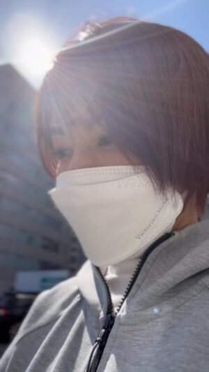 Yuko Nakazawa Instagram - ・・

お天気が良い日は
歩きたくなります。

季節の変わり目や、
年齢と共に現れてくるココロとカラダの変化。
目を背けず、
神経質になり過ぎずに
受け入れながら、
毎日を楽しみたい。