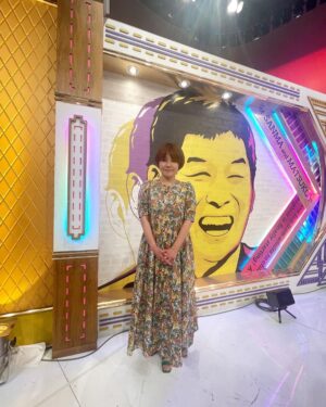Yuko Nakazawa Instagram - ⭐︎⭐︎

TBS「週刊さんまとマツコ」
明日７月２日（日）１３時 〜
オンエアです。

私が住む福岡は
７月８日（土）１５時 〜
オンエアになります。

久しぶりに
大好きな大好きなさんまさんと
マツコさんにお会いできて
テンションMAXでした🤭

見ていただけたら嬉しいなぁ✨

#衣装

ワンピース
@la_boutique_bonbon_official 

ピアス
@abiste_official

ブレスレット
@stellarhollywood 

サンダル
@dianashoespress