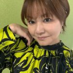 Yuko Nakazawa Instagram - ⭐︎⭐︎ 今日の衣装。 グリーンとブラック💚🖤 綺麗な色で好きです。 #ももち浜ストア #火曜日生放送 👗 #LAUTREAMONT