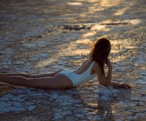 Yulia Kirillova Instagram - feeling all the retrogrades, all the eclipses and all the moons 👩🏻‍🎤 📸 @staley Dry Lake