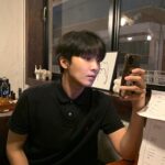 Yun Sung Instagram - 이제 반팔입을날씨🤣 더위 조심하세요💦