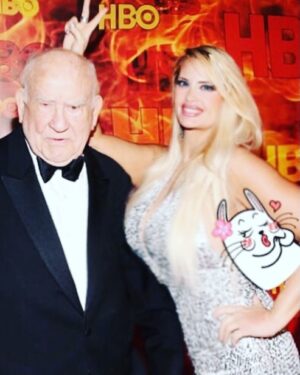 Yvette Rachelle Instagram - 🎁🎁Thanks from the bottom of my heart ❤️ ❤️ for all the wonderful Birthday wishes and prayers sent! My biggest BDay wish is everyone is #safe & well 😇😇and that we find a cure for #covid !  Let’s Live life to its fullest and remember laughter is the best medicine🤣🤣 In the meantime ,in quarantine I am watching #Netflix #deadtome as my good friend #edasner the Co-Star of my #universalstudios Pictures film #santastoleourdog is in the show and let me know how damn mad he was to be killed off on the tvshow so I just had to watch this clever & witty show with #christinaapplegate and #jamesmarsden . Honestly, I think they could write Ed back in😃maybe as the ghost of Christmas or 🎅 Santa? Lol 😂 was Thanks everyone for the love , bday wishes, Champagne 🍾🍾and #chocolate which can melt a girls heart🎁🎁 Love and #Peace Actress #yvetterachelle