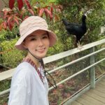 Yvonne Lim Instagram - Am glad i was able to bring #happyAJ & #happyAlexa for a trip to Jurong Bird Park before their big migration to @mandaiwildlifereserve #Bird Paradise 🦅🦜🦆🕊️🦩! My kids were really happy to see the animals and birds settling well in their new home, it was beautiful and huge!! 🥰 . We explored all the 8 different walk through zones where we could have some interaction with the birds, AJ and Alexa had so much fun spotting the different species of birds 😍. My favorite zone is Crimson Wetlands, Alex's favorite is Australian Outback & my kids simply love Penguin Cove with a cafe to rest for penguins watching. 🥰 And we will not miss the 2 main shows of the park of course! 😍 We did not bring swimwear or extra clothing to change, wet playground Egg Splash looks fun, well perhaps next trip i guess! ☺️ . 短暂的回国，幸好平日还能抽点时间带孩子们到搬迁后的新加坡飞禽公园，他们超开心的！🥰 . #mandaiwildlifereserve #mandaibirdparadise #familyouting #familybonding #myjoyandhappiness #mysunshine #新加坡飞禽公园 #亲子活动 #亲子好去处 #平安 #健康 #感恩 #tbt Mandai Wildlife Reserve