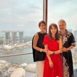 Yvonne Lim Instagram - A short and packed trip back home 🇸🇬 to celebrate @mndlmummy birthday 🎂🥳 with @honghuifang , as well as dubbing work for "Whatever Will Be, Will Be". Cherishing our time and creating memories while we are together...😘🥰 . 只要有心，总是可以找出时间好好回来聚一聚的!😍🙌🏻. 因珍惜好姐姐的她所以一下飞机就赶去讨抱抱...😜 . 我们一起看了演唱会，吃米其林餐厅，煮炒，榴莲及网红咖啡厅..总是有聊不完的话题😄🥹🤭。也可以回来完成《天公疼憨人》的配音工作，真是太棒了！🙌🏻🥰 . 可惜还是孩子们的暑假，我不能逗留太久过国庆日，不过我们可以合体就已经心满意足了！😘 . #friendshipgoals #bestsisterever #happybirthday #家人般的友情❤️ #平安 #健康 #感恩 @zhenggeping @huangbiren @catng1313
