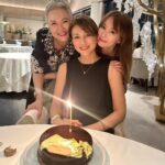 Yvonne Lim Instagram - A short and packed trip back home 🇸🇬 to celebrate @mndlmummy birthday 🎂🥳 with @honghuifang , as well as dubbing work for "Whatever Will Be, Will Be". Cherishing our time and creating memories while we are together...😘🥰 . 只要有心，总是可以找出时间好好回来聚一聚的!😍🙌🏻. 因珍惜好姐姐的她所以一下飞机就赶去讨抱抱...😜 . 我们一起看了演唱会，吃米其林餐厅，煮炒，榴莲及网红咖啡厅..总是有聊不完的话题😄🥹🤭。也可以回来完成《天公疼憨人》的配音工作，真是太棒了！🙌🏻🥰 . 可惜还是孩子们的暑假，我不能逗留太久过国庆日，不过我们可以合体就已经心满意足了！😘 . #friendshipgoals #bestsisterever #happybirthday #家人般的友情❤️ #平安 #健康 #感恩 @zhenggeping @huangbiren @catng1313