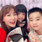 Yvonne Lim Instagram - Sadly due to Covid, #happyAJ could only had an online preschool graduation...🙂 Am super glad we are able to attend #happyAlexa 's preschool graduation this year! 🥳🙌🏻😍 Should we also say, it's our first time attending a preschool graduation? 😂 . 看着孩子们一天一天长大，身为母亲的我难免会心情复杂，一方面不想孩子们这么快长大，因为会担心，希望永远依偎在妈妈身边，可以保护他们一辈子...但也知道one day i have to let go and let them explore what life has in store for them...well...☺️🤗 . 孩子们喜欢吃妈妈煮的，就好好准备孩子们的graduation meal，庆祝我的宝贝公主幼儿园毕业啦！🥳🥰❤️ . #tbt #myjoyandhappiness #mysunshine #graduationmeal #cookedwithlove #homecooking #avocadoshrimpsalad #muffineggcheeseburger #京酱肉丝 #puffpastryasparagussoup #bakedchickendrumsticks #friedpopcornchicken #misobeefstew #chickenwithtofu #平安 #健康 #感恩
