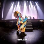 Zahara Instagram - Buah No supero lo de anoche Gracias infinitas por contar conmigo @brisa_festival @cruzrojaesp @teatrocervantes Gracias por llenar este precioso teatro, por el respeto extremo, por acompañarme en una noche con tantas emociones. Fue una locura volver a este repertorio, a la acústica, a la desnudez de las canciones, a sentir mi voz temblar de emoción, al contener las lágrimas viendo las vuestras. Qué bonito todo lo que sentí. Muchas gracias No había manera mejor de inaugurar década. Gracias @javierrosalivephoto por las fotos, a @estelabenitez_stylist por este vestidazo de @duarte.official y por mis botas favoritas de @drmartensofficial. Gracias @diegogarcialuces por hacerme brillar, y @sergio_vufalo por tocar conmigo al otro lado del escenario. Gracias @alfonsovalverde por ser mi todo ayer. Me siento muy afortunada por esta familia que siento que somos. Gracias 🩷💙💛🩵💜🩵❤️🩵💛💙🩷💛🩵💜