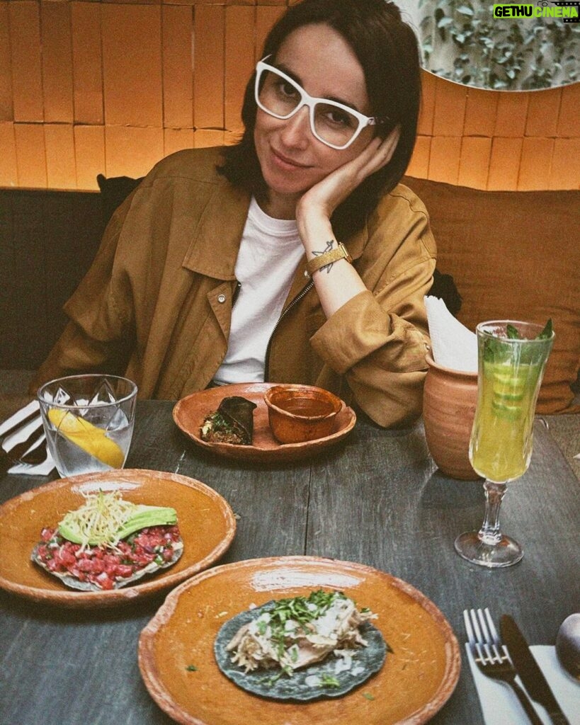 Zahara Instagram - Bastante enamorada de México Este domingo ZAHARAVE en @tecate_emblema 18.40 Inicia el tecno • 📸 @perarnauiv • Mexico City, Mexico