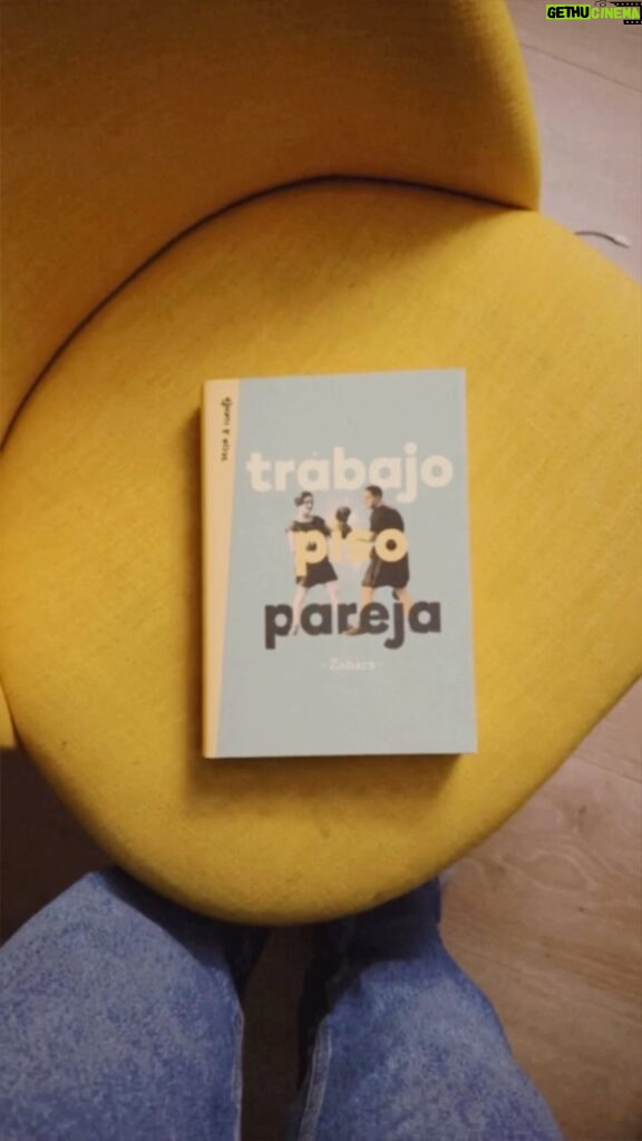 Zahara Instagram - En mayo de 2017 se publicó mi primera novela. Me gusta decir mi primera novela como si tuviera más. Trabajo, Piso, Pareja.