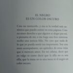 Zahara Instagram - Me ha llegado el precioso libro de la Benito el día que cumple años y por supuesto yo tengo que celebrarla y hacerle un monumento, pero luego subo nuestras peores fotos porque la vida es muy cansada para estar posando todo el día y luego eligiendo, uy qué pereza. Si libro es precioso. La Benito es la mejor persona que conozco y mira que tengo cerca personas primorosísimas. Te quiero mucho amiga. ✨
