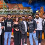 Zakir Khan Instagram - Aaj raat @kapilsharmashow pe milte hain. Happy new year in advance guys, baaki hum to cake kaatenge hi aaj. @kapilsharma paaji thank you for having us. @aupmanyu @kushakapila @be_a_bassi @archanapuransingh @rajivthakur007 @kikusharda @jassijasbir @richasharmaofficial PS1: It’s a big day for Indian Standup Comedy scene. Thank you all for supporting us. PS2: baki ka poora caption maine @be_a_bassi Se copy kiya hai. Photo bhi ussi ne bheji hain.