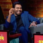 Zakir Khan Instagram - This is hehehelarious 🤣 #ComicstaanOnPrime S3, watch now @primevideoin @comicstaan @onlymuchlouder @kennethseb @neetipalta @sumukhisuresh @theaadarguy @exlolakutty @kanangill @prashastisingh @rahulsubramanic @mojorojo @sapanv @abishmathew @kushakapila @kreetigogia @beingtulsyan @aashishsolanki_1 @adeshnichit @amanjotwani_ @gurleen_pannu @natiq_hasan @pavi212 @shamikchakrabarti @shreya.priyam