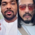 Zakir Khan Instagram - Mauka mila @zakirkhan_208 k sath shayari karne ka to khud ko rok na paya 😜 Is shayari ko aaur aage badhaiye 📝 aur Zakir bhai ka naya show aa raha hai on @amazonminitv , zaroor dil lagaiyega ❤️ #FarziMushaira #AmazonminiTV #ZakirKhan #rjAbhinavv #Comedy #Shayari #ad