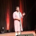 Zakir Khan Instagram - Jisme rakha tha gulaab, hum woh kitaab bechne aayein hain.