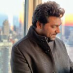 Zakir Khan Instagram - Mere do- char khwab hai, jinhe mai asma se door chahta hoon. zindagi chahe gumnaam rahe, Par maut mai mashoor chahta hoon. Zakir Khan Brooklyn, New York