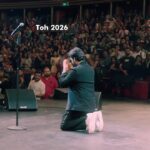 Zakir Khan Instagram – Royal Albert Hall kha liya hai. Thank you @instafunny_manan and @_elvisalmeida_  for editing this ❤️❤️❤️

Ab 2024 mein apna naya special le kar 

Middle East 
North America 
Europe 
 
Tour karna hai. Apne pasandida sheher Suggest kijiyega. 

PS: 
Full credit to my team for @rishabhnahar @xankurkaushikx @manuvijayan27 @vidya_mdesai