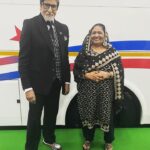 Zakir Khan Instagram - Maa khush hai, itna bahut hai. 🙏🙏🙏🙏🙏 Mumbai, Maharashtra