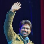 Zakir Khan Instagram - Australia tour shuru ho chuka hai doston!! Sydney Opera k darshan kiye aur fir tour ka pehla show Science Theatre UNSW mai Next Up: Brisbane - 29/07 Melbourne - 30/07 Adelaide - 5/08 Sydney - 6/08 Auckland - 11/08 Singapore - 13/08 Thank you Sydney, looking forward to 6th of August !!