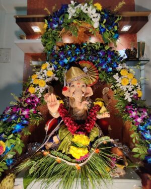 Zalak Desai Instagram - Ganpati Bappa Morya
Mangalmurti Morya
🙏
Ganpati Bappa Morya
Pudchya varshi lavkar yaa
🥺

First Ganesh Chaturthi without Mummy and Little Brother. Also the first one with Hubby! A tsunami of emotions this year. Stressed as well as blessed!

#GaneshChaturthi2021