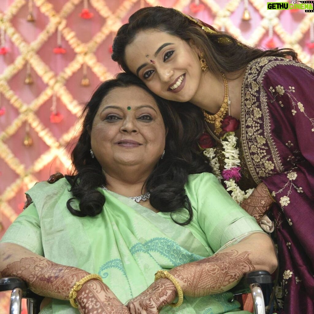 Zalak Desai Instagram - Happy Birthday Beautiful 😘❤ This day will always be celebrated Maa, and why not, after all you were born on this day! Tu hai toh hum hain😇 Haan, Tu hai... Yahin kahin, Hamare paas Hamare saath Hamesha Hamesha Hamesha❣ Love you Maa And as I aways say, Until we meet again💫