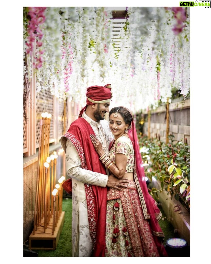 Zalak Desai Instagram - ❤27.12.2020❤ 📸: @weddingdori MUA: @makeupbymahekbhatt Hairstylist: @aarti_hairandmakeup Bride's Outfit: @roopkalamumbai Groom's outfit: @kavach_design_studio #CouplePortrait#WeddingPicture#WeddingDay#Bride#Groom#IndianBride#IndianGroom#Forever#Together#Neerav#Zalak#ThankYouGod#ThankYouUniverse#Grateful#PositiveVibesOnly✨😇🧿