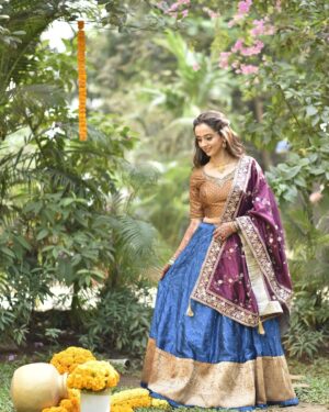 Zalak Desai Instagram - This was me on my wedding day, nervous but smiling! Imagining what it would be like, to be married in a few hours!🙈☺️😍😇🥰

Also, next post is going to be my wedding post! Are you excited?😁

📸: @weddingdori 
MUA: @dishakarvatt 
Hair: @hairbyameee 
Decor: @ilatasha @ankushwidge

#ButterfliesInStomach#Nervous#Happy#MixedEmotions#Bride#IndianBride#TraditionalLook#Lehenga#Actor#Instagood#instagram#Instadaily#Happiness#Grateful#ThankYouGod#ThankYouUniverse#Gratitude#PositiveVibesOnly✨😇