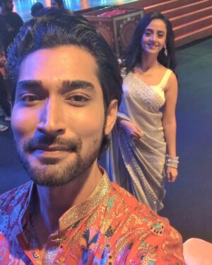 Zalak Desai Instagram - From the other night...✨

#MikaDiVoti
#Lookbook
#ReunionWithFriends
#FunNight
#Throwback