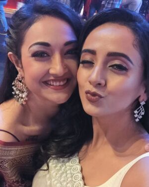 Zalak Desai Instagram - From the other night...✨

#MikaDiVoti
#Lookbook
#ReunionWithFriends
#FunNight
#Throwback