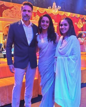 Zalak Desai Instagram - From the other night...✨

#MikaDiVoti
#Lookbook
#ReunionWithFriends
#FunNight
#Throwback