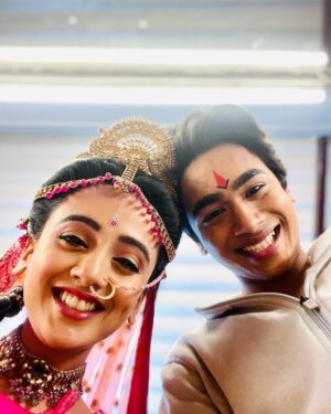 Zalak Desai Instagram - Mera Chotuuuuuu it’s your birthdayyyy 😱😱 we have shared so many laughs and thoughts and also boosted each other up when we were down. I believe still there are plenty of sweet memories to come. I’m so thankful to have a sister like you to share life’s ups and downs with. Thanks for always being there for me and making each day so much fun! I know you have been through so many hard times, but you never gave up. You are my idol and the strongest woman in this entire world. You have such a positive approach to life. Wishing you a very wonderful birthday 🥳 lots of love, hugs and kisses to you 😘🤗 you know that how much I love you my chotuuu @zalakdesaiii