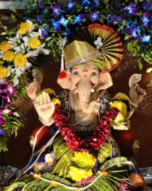Zalak Desai Instagram - Ganpati Bappa Morya
Mangalmurti Morya
🙏
Ganpati Bappa Morya
Pudchya varshi lavkar yaa
🥺

First Ganesh Chaturthi without Mummy and Little Brother. Also the first one with Hubby! A tsunami of emotions this year. Stressed as well as blessed!

#GaneshChaturthi2021