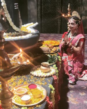 Zalak Desai Instagram - With the clock striking 8pm today, we, Team Radha Krishna team bid adieu🙏
What a wonderful journey it has been!❤️
Thank you God, Thank you Universe!😇
Forever grateful to have been a part of this show and for everything that I got from it! Be it teachings, opportunities, relationships or anything; there's a lot that I have received from this show!🧿
THANK YOU EVERYONE FOR LOVING ME, BLESSING ME, TEACHING ME, BEING WITH ME AND CONTRIBUTING TO MY LIFE IN THE BEST POSSIBLE WAYS!
I AM SO BLESSED TO HAVE YOU ALL!🥰

#MyInstaFam#MyViewers 
@starbharat @swastikproductions @sktorigins @g3gill @rahultewary @loknath.pandey @madanbashyal @myselftripathi87 #kiransir @vikram_gupta_111 @hitenganatra @abd.ur.rahman2122 @myselfrajiv85 #chandansingh @jeetesh4466 @beatking_sumedh @mallika_singh_official_ @kartikeymalviya @kingbasantbhatt @saylichaudhari9 @harsh @kanchandubey__ @monikachauhann_ @uttamdhakal10 @amitcoolamie @shabi_1nstagram #Shivendra @nitin.m.gupta @eshita0711 @shreya.ina.reverie @bunny.2510 @vvk_justanothercinephile @utkarshnaithani #Dilipji #Vinodji #Medha #Swapnilji @chilkanirmala
@raajgoswami86_makeup_incharge @makeup_sarvpriydarshi @machhi1427 
And to everyone who was a part of this journey 🫶🏼