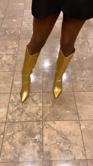 Zandra Cunningham Instagram - [S/O to my Nana for letting me take things from her closet 😉] 
Its  #internationaldayofthegirl soooo... yeahhhhh🤎🤎