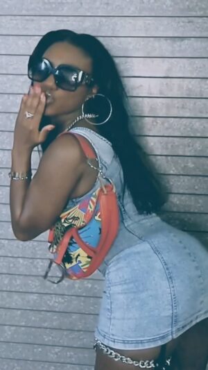 Zandra Cunningham Instagram - ARE YALL READY for some LIBERATION?💋

Liberated by zandra is COMING sooner than you think🫧

Follow @liberatedbyzandra for updates ❤️

#explore #reels #comingsoon #liberatedbyzandra