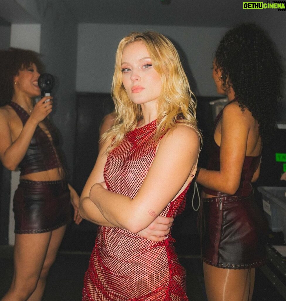 Zara Larsson Instagram - BIRMINGHAM you were very sexy 📸@nicholasodonnell