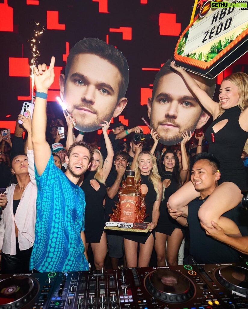 Zedd Instagram - Thank you so much, Vegas, NY and Montreal, for letting me spend my bday with you (and thank you for all the kind messages ♥️). For me there’s no better way to celebrate a bday than sharing them with you on stage 🥹♥️. 📸: @ai.visuals 🎥: @mainstage