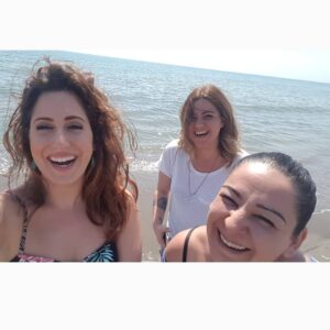 Zeynep Kankonde Instagram - Abi, bi hatunların gülüşüne bak bir de benimkine... gözlerim nerede layn!
