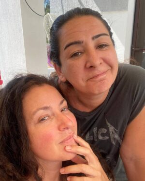 Zeynep Kankonde Instagram - Saat 19:00 canlı canlı yayın yapıcaaaaaaaaaz!!
Moderatörümüz @koraysahinbas