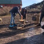 Zeynep Kankonde Instagram - Odununuz budaklıysa baltanız keskin olmalı der bir Zeynep atasözü... Video: @aysenr.kaleli @kuzeyyildizilkask @surecfilm @showtv Cambası Yaylası, Ordu, Turkey