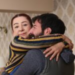 Zeynep Kankonde Instagram - Burnuyla şamar atanlarda bu gün... Bir kardes ablasını daima taşıyabilmelidir... @kuzeyyildizilkaskdizi @showtv @surecfilm Bu bir @ersoyguler kucaklattırmasıdır... Son 45 dakika🙌🙌🙌