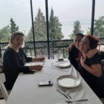 Zeynep Kankonde Instagram - Öpmelere doyamadıklarım.... Memleket insanlarıyla vardır... Ordu'da bir aile, Ordu'da bir otel edindim... Evimiz Butik Otel Cafe Restaurant