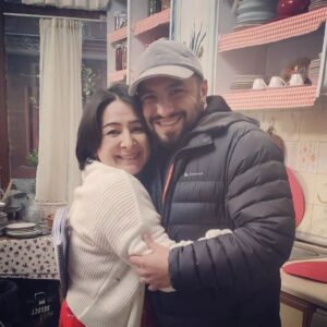 Zeynep Kankonde Instagram - Aynı tastan yiyenler...

@askmantikintikam 
@foxturkiye 
@nodokuzyapim 
@dnaistanbul
