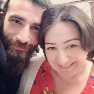 Zeynep Kankonde Instagram - Aynı tastan yiyenler...

@askmantikintikam 
@foxturkiye 
@nodokuzyapim 
@dnaistanbul
