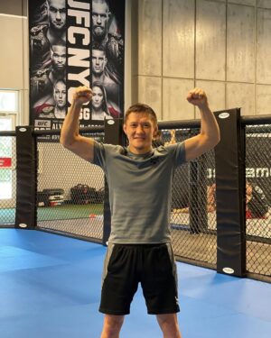 Zhalgas Zhumagulov Instagram - Жаттығу жиыны аяқталды ✊
ИншаАллах ертең Лас-Вегасқа ұшамыз

Вот и закончился тренировочный лагерь ✊
Завтра вылетаем в Лас-Вегас #inshallah