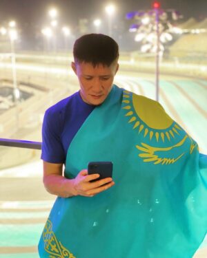 Zhalgas Zhumagulov Instagram - Қазақ Елі менің UFC-дегі дебютімді асыға күтуде.
Мені бар жан-тәнімен қолдағаны үшін алғысымды білдіремін!!!✊🇰🇿
Мен жекпе-жектің алдында дұрыс бейімделу үшір әртүрлі әңгімелерге мән бермеуге және қарым-қатынастарды шектеуге тырысамын.
Бірақ отбасыммен,  ең жақын адамдармен, тіпті қалалар мен елдер бізді бөлсе  де, үнемі байланыстамын!

Біздің қазақ операторы @altel_kz байланысына #РАХМЕТ

Весь Казахстан в предвкушении предстоящего моего поединка на #UFC251
Я очень благодарен всем за то, что всей своей душой болеете за меня ✊🇰🇿
Перед своими поединками я стараюсь отстраниться и ограничить себя в общении, чтобы правильно настроиться к бою 🦾
Но с самыми близкими я всегда на связи, даже если нас разделяют города и страны!

#РАХМЕТ за отличную связь нашему казахстанскому оператору @altel_kz