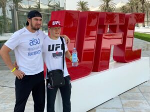 Zhalgas Zhumagulov Instagram - @asu_water-мен  Абу-Дабидегі #UFC251-де жеңіске жетуді жоспарладым, бірақ өкінішке орай нәтиже шықпады.
Біздің жоспарларымыз бөлек, бірақ құдіреті шексіз Алланың жоспарлары мүлдем басқаша, алайда олар біздің игілігіміз үшін!

Ең бастысы, менің халқым қасымда және әрқашан мені қолдайды!  Барлық қиындықтарды бірге жеңеміз ✅ #inshAllah

 #достигайвершинысasu

Планировали достичь вершину с @asu_water на #UFC251 в Абу-Даби, но к сожалению не получилось.
Как говорится у нас одни планы, а у Всевышнего совсем другие, а они в любом случае во благо для нас 🙏

Главное, что мой народ 🇰🇿 со мной, и всегда поддержит меня! Остальное преодолеем вместе ✅ #inshAllah

#достигайвершинысasu